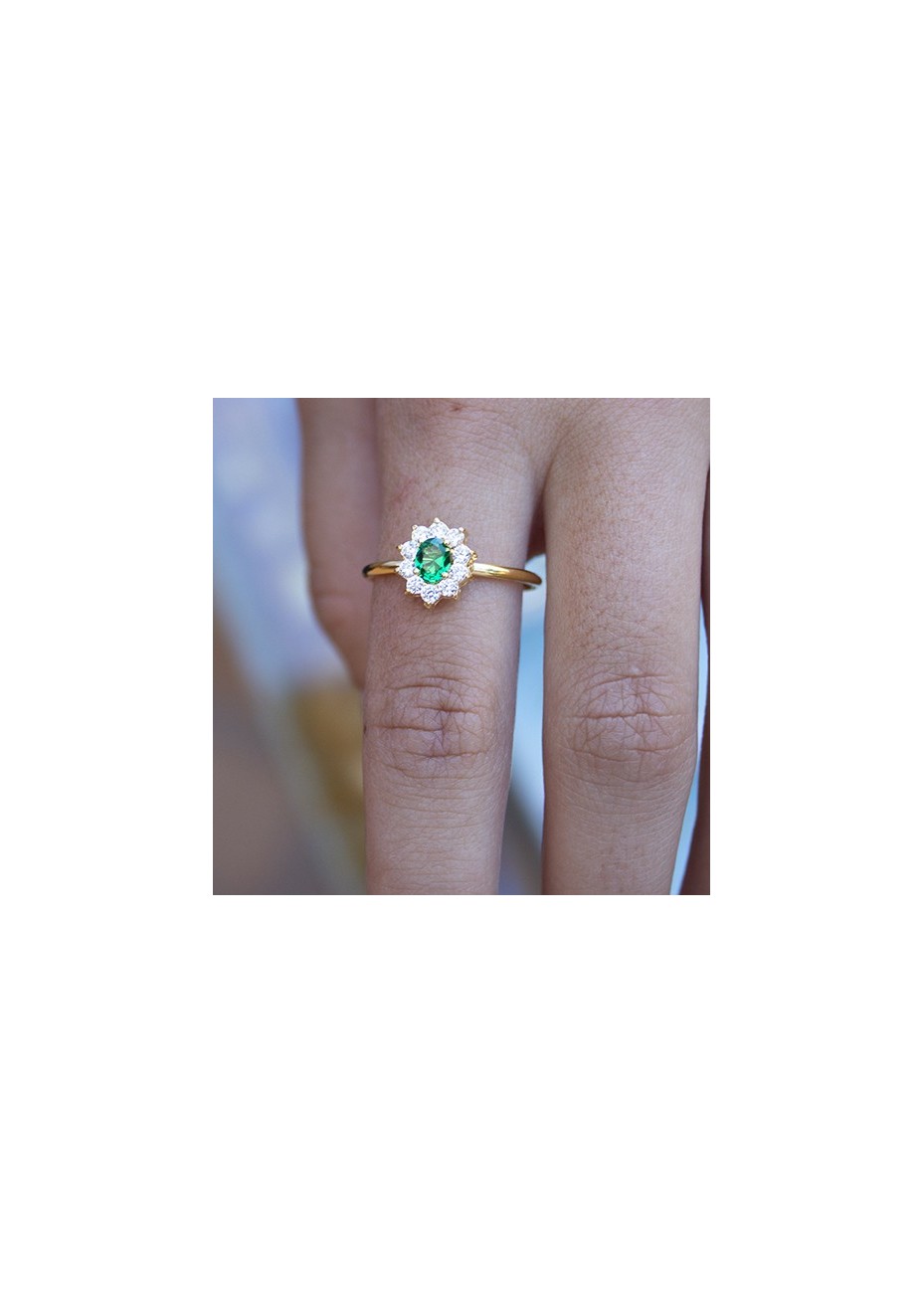 Anillo en Plata Sissi en Esmeralda Sintética y Circonita Blanca Gold