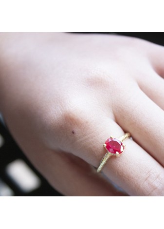 Anillo en Plata Ann Oval Rubí Sintético Gold