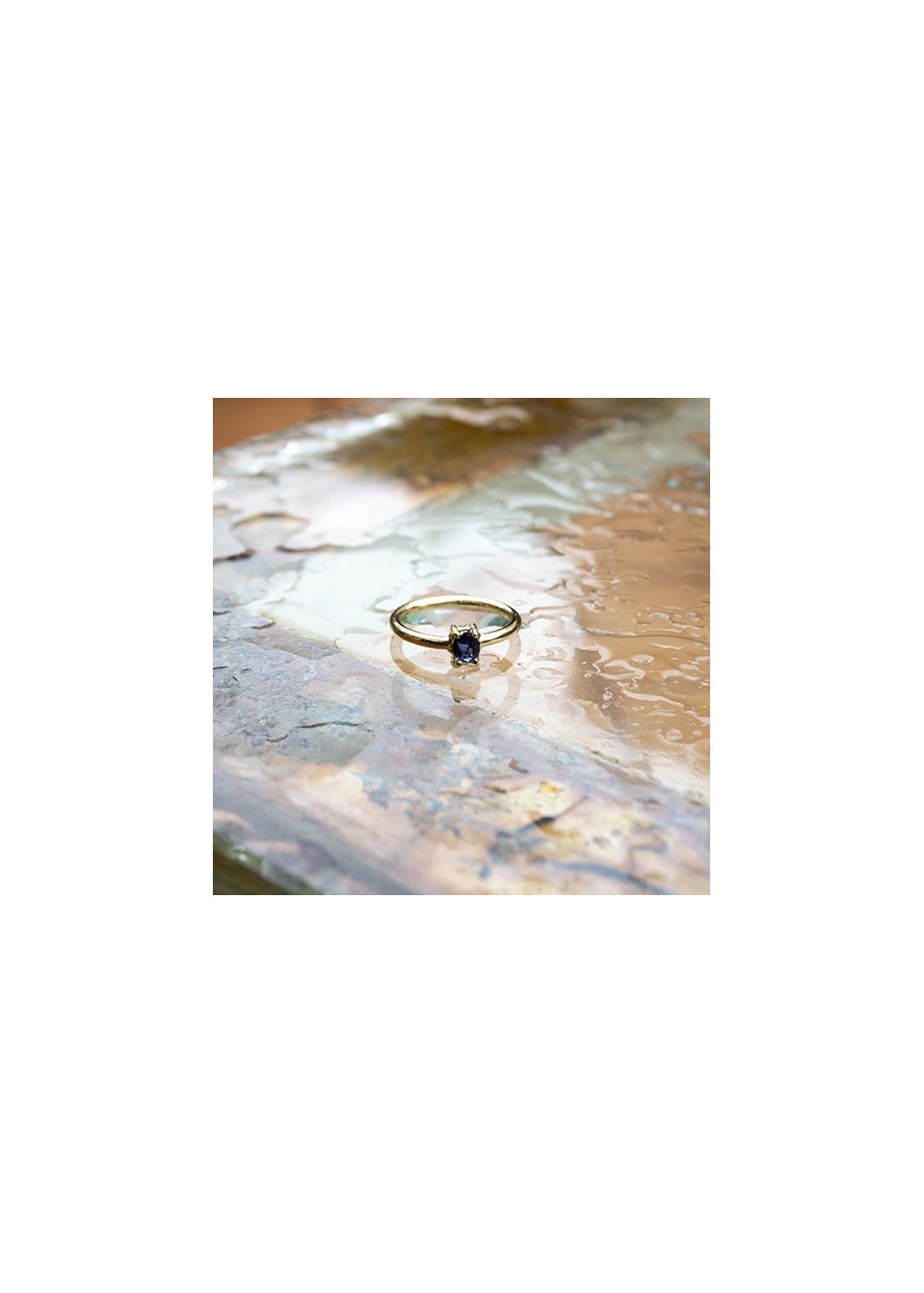 Anillo en Plata Uno Zafiro Sintético Gold